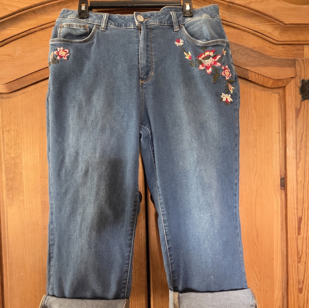 Womens Croft & Barrow Comfort Waist Cuffed Blue Denim Jean Capris Flowers Sz 16